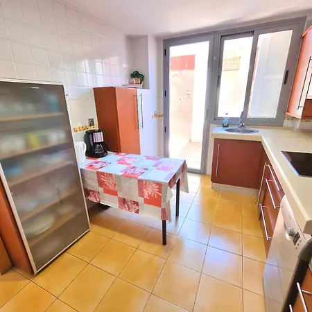 Stunning With Outdoor Swimmingpool, 4 Bedrooms And Wifi 度假居 贝纳尔马德纳