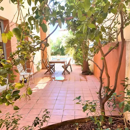 Stunning With Outdoor Swimmingpool, 4 Bedrooms And Wifi Holiday home