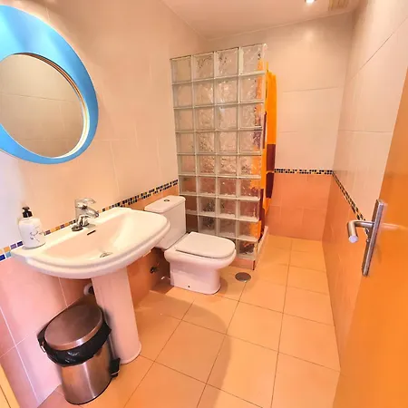 Stunning With Outdoor Swimmingpool, 4 Bedrooms And Wifi Benalmadena
