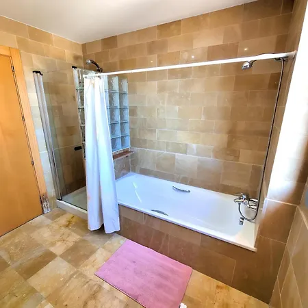 Holiday home Stunning With Outdoor Swimmingpool, 4 Bedrooms And Wifi *